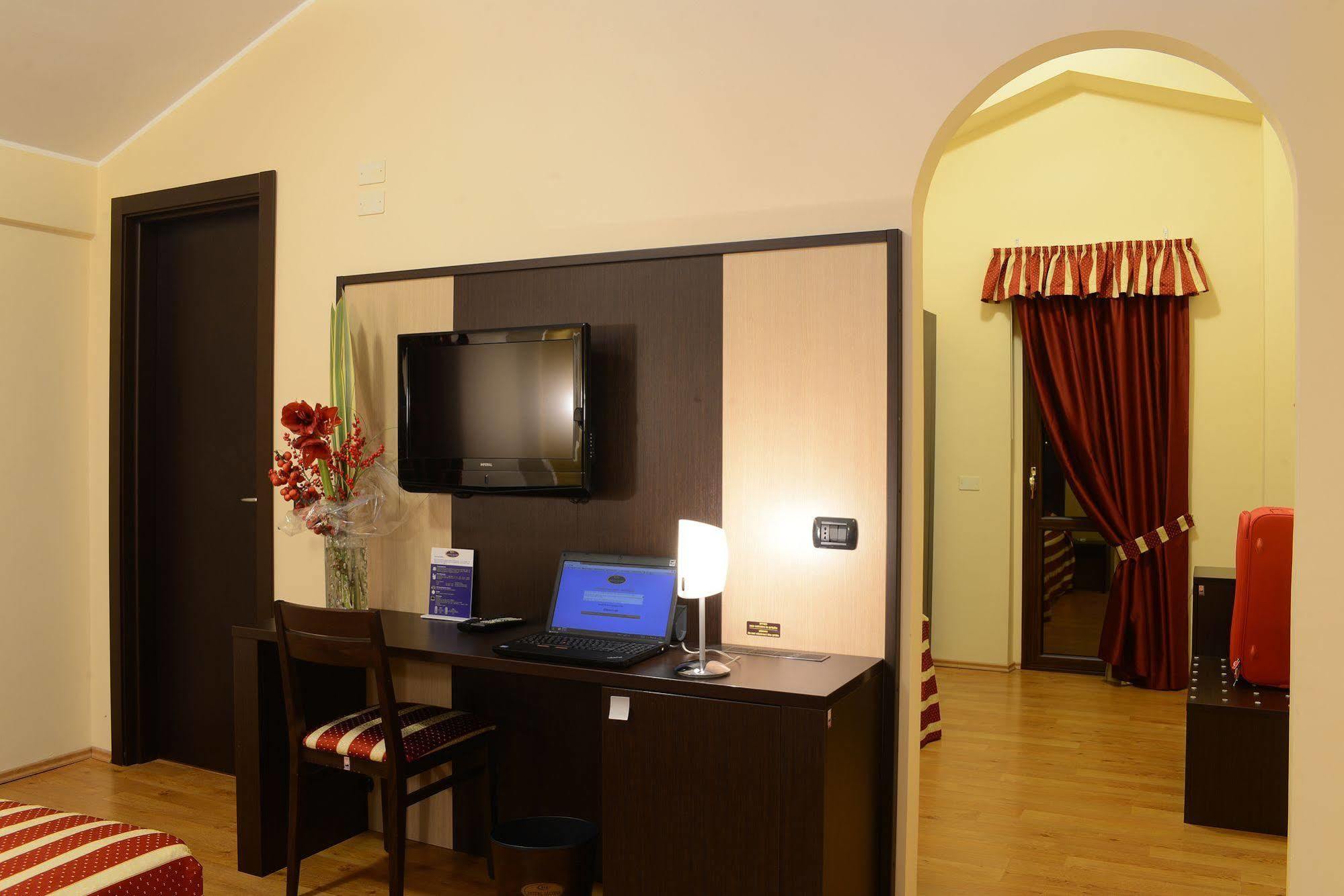 Hotel Iacone Chieti Exterior foto